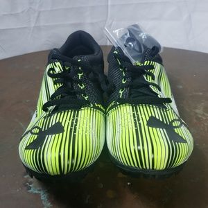 NEW! Under Armour Track Cleats SZ 10.5